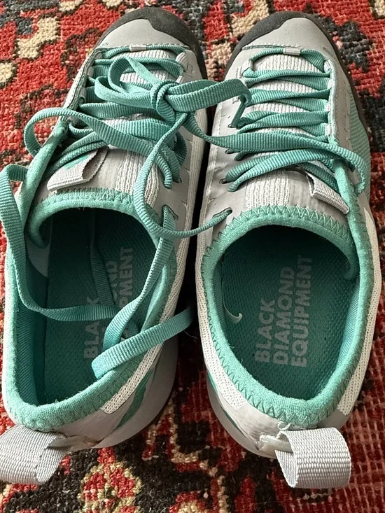 Black Diamond Women's Gray and Teal Lace-Up Approach Shoes NWOT - Picture 2 of 5